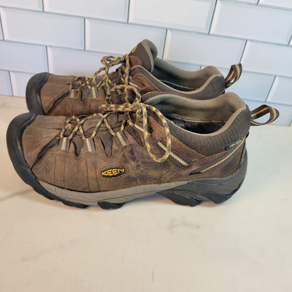 KEEN Mens Targhee II Size 8.5 Waterproof Hiking Shoes Brown Leather Trail Low